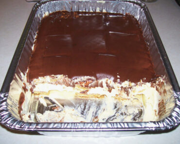 No bake Chocolate Eclair Cake