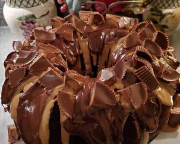 Reese’s Bundt Cake