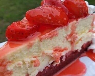 Strawberry shortcake cheesecake cake