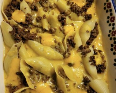 Philly cheesesteak stuffed shells & cheese