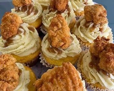 Fried Chicken, Cornbread and Mashed Potato