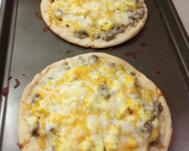 Breakfast pizza