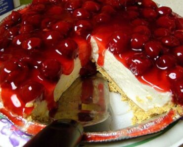 Easiest No-Bake Cherry Cheesecake