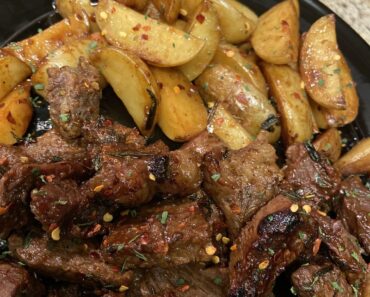 Garlic Butter Steak and Potatoes Skillet