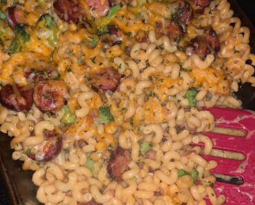 Sausage and Broccoli Cheesy Pasta