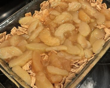 Cinnamon Toast Crunch Apple Croissant Bake